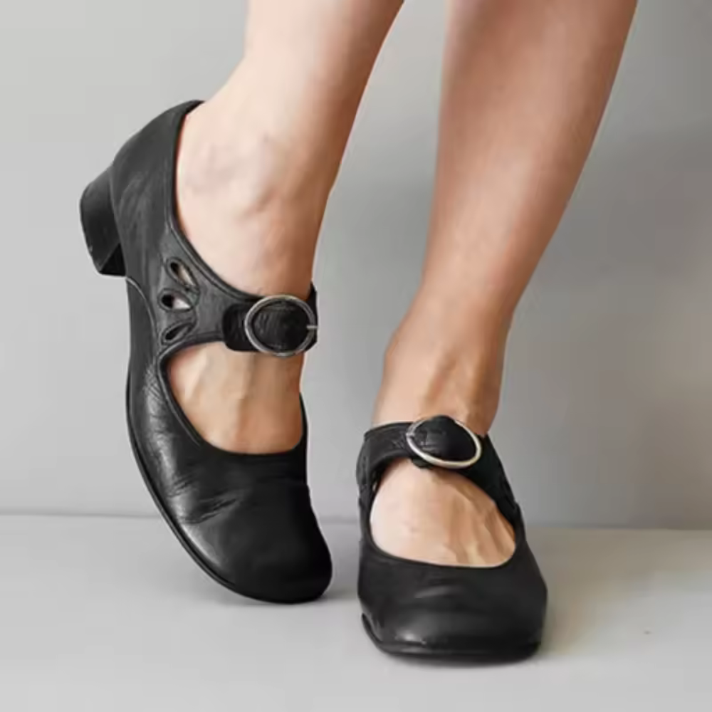 Black / 12
